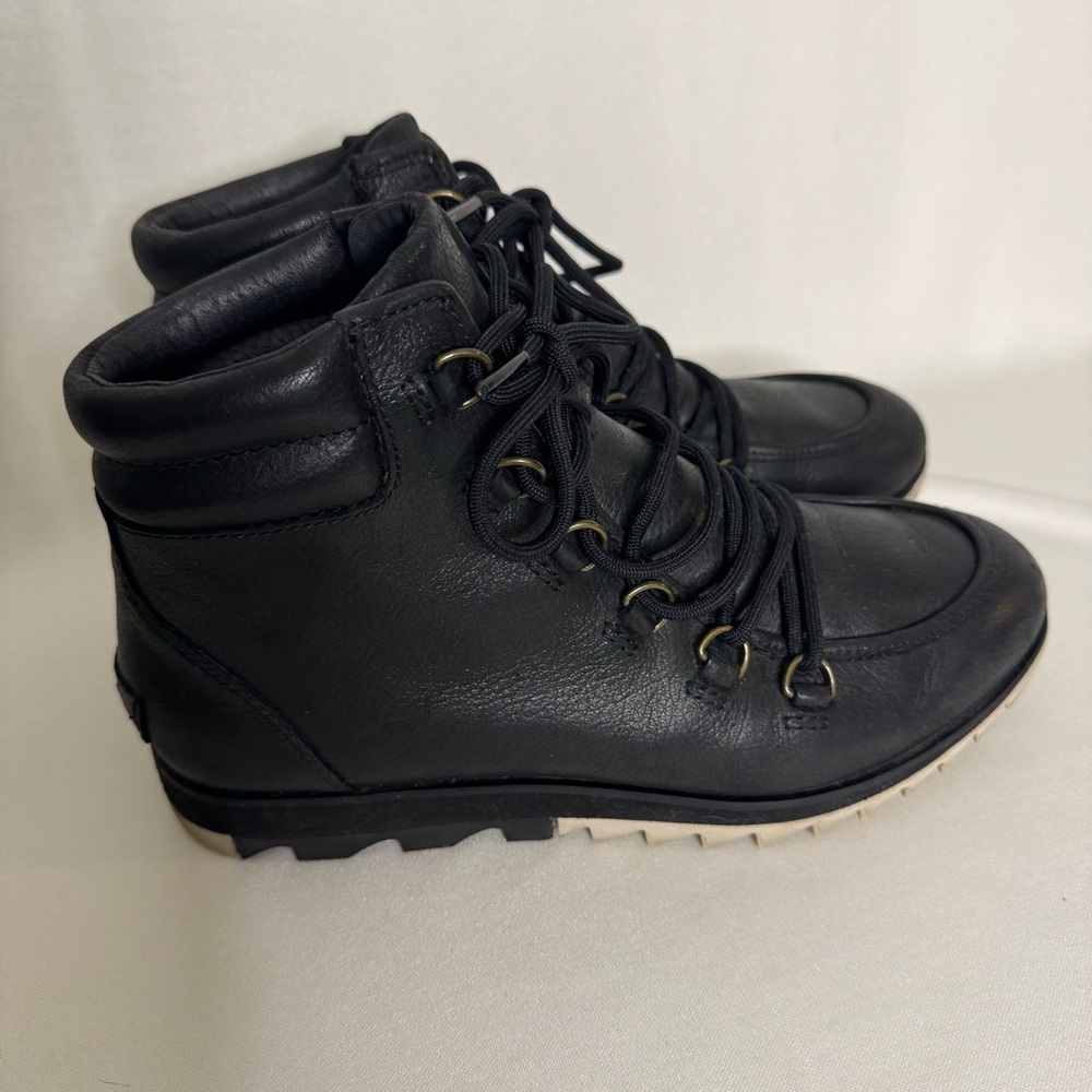 Sorel Harlow Lace up Waterproof Booties size 8